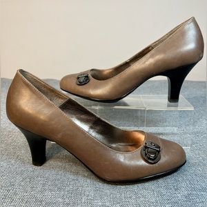 Sofft taupe heels, sz 8